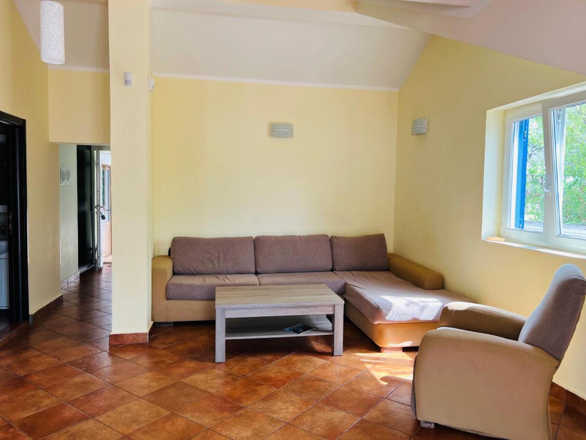 Rafailovici Holiday Apartments Εξωτερικό φωτογραφία
